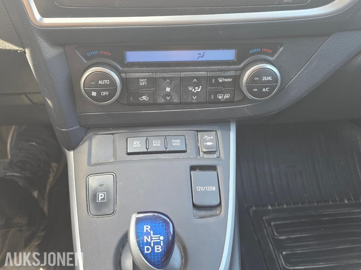2013 TOYOTA AURIS TOURING SPORTS HYBRID AUTOMAT – RYGGEKAMERA – CRUISEKONTROLL – HENGERFESTE