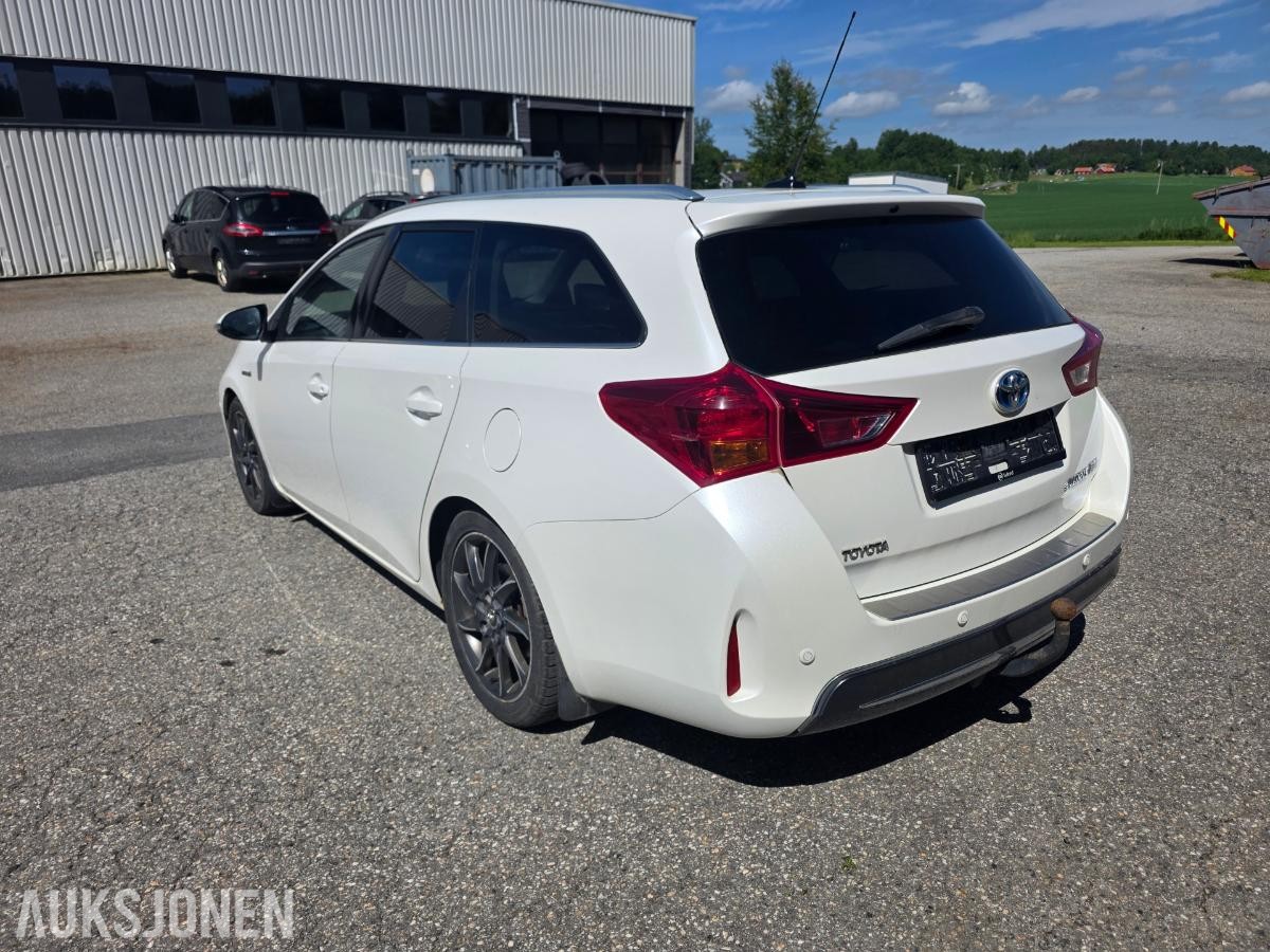 2013 TOYOTA AURIS TOURING SPORTS HYBRID AUTOMAT – RYGGEKAMERA – CRUISEKONTROLL – HENGERFESTE