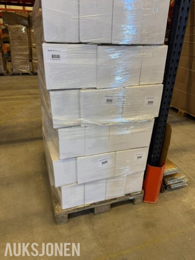 Parti med kluter- 1 stor pall med 1530 stk