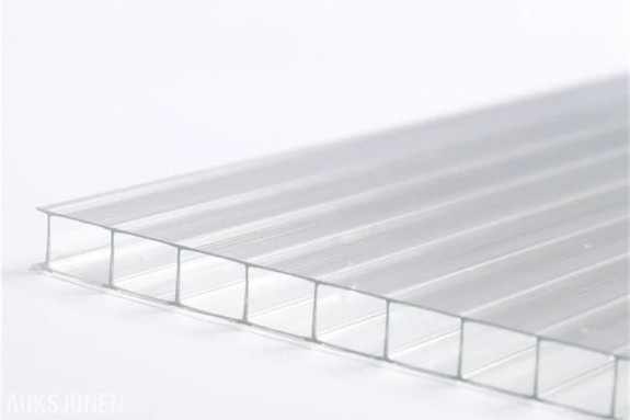 150 plater ( 15 pakker ) 8 MM POLYCARBONATE PLATER - BYGGE DRIVHUS SELV KJØP HELT NYE PC PLATER