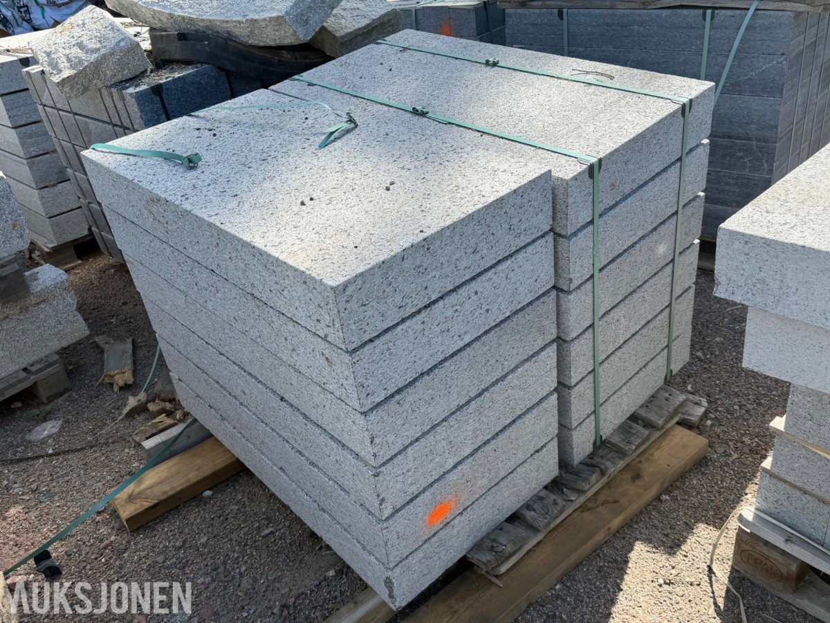 Larvikitt heller / trinnblokker – 12 stk 106 x 55 x 13 cm
