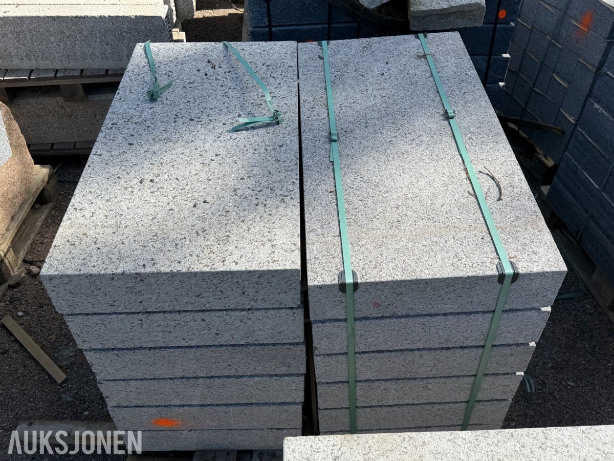Larvikitt heller / trinnblokker – 12 stk 106 x 55 x 13 cm
