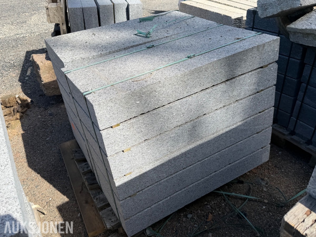 Larvikitt heller / trinnblokker – 12 stk 106 x 55 x 13 cm