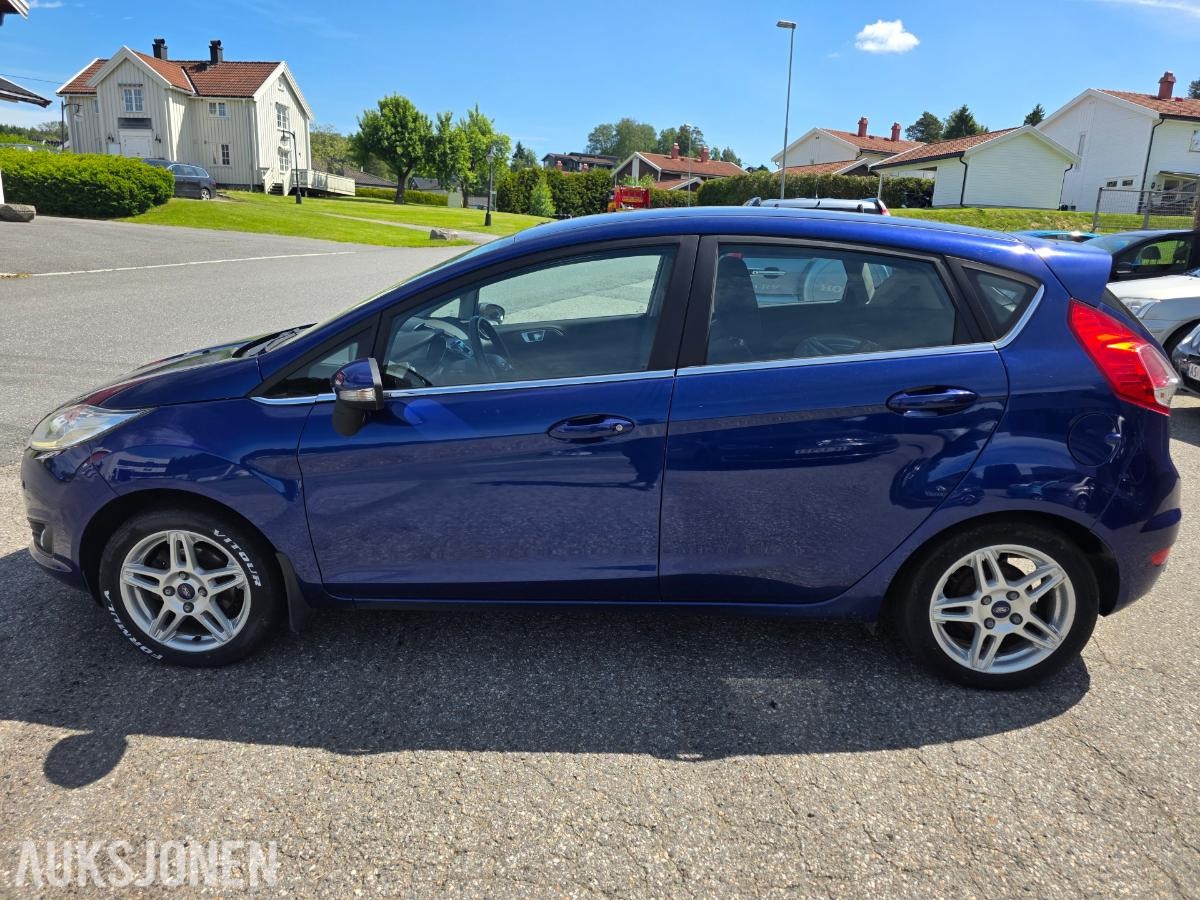 2014 FORD FIESTA 1.0 80HK – DAB – PARKERINGSSENSORER – SETEVARME – SOMMER OG VINTERHJUL