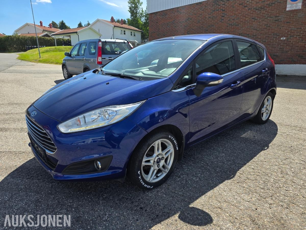 2014 FORD FIESTA 1.0 80HK – DAB – PARKERINGSSENSORER – SETEVARME – SOMMER OG VINTERHJUL