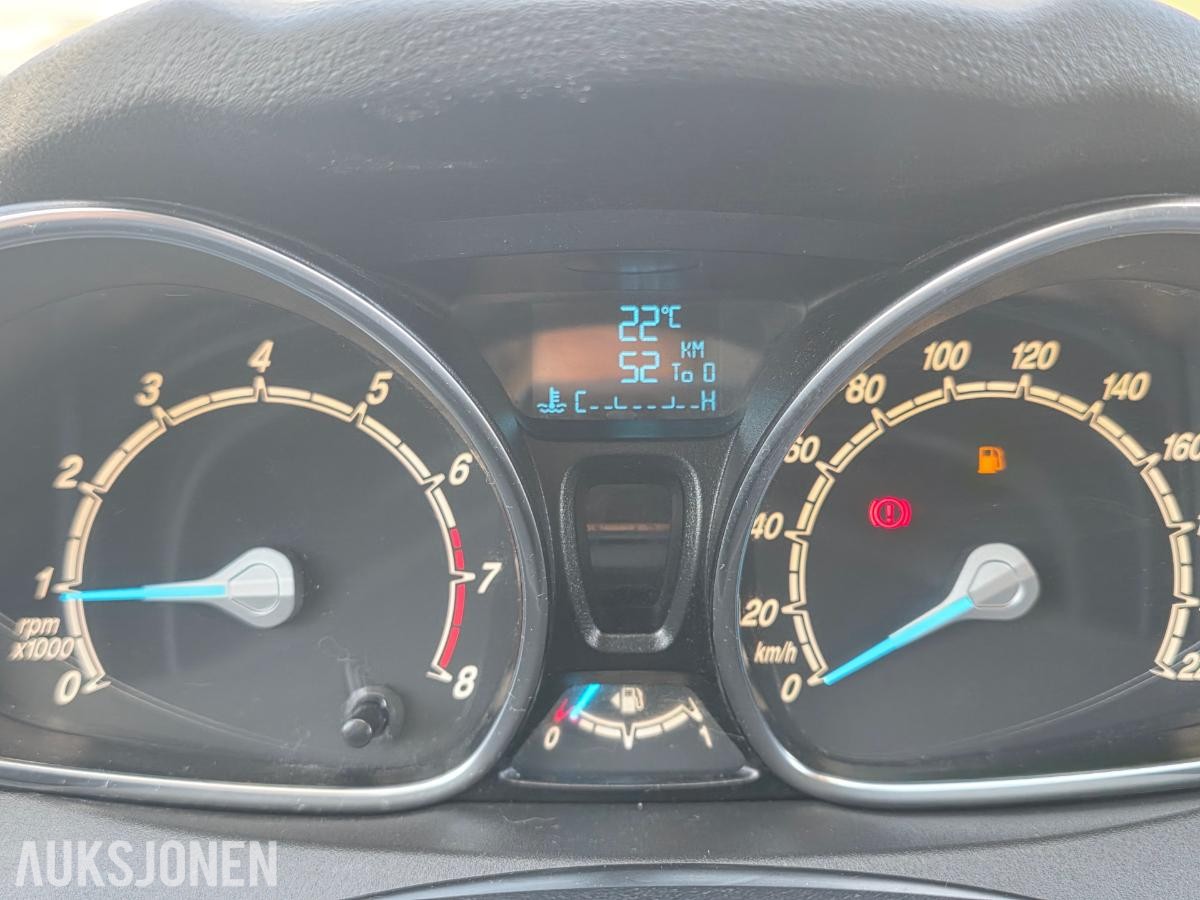 2014 FORD FIESTA 1.0 80HK – DAB – PARKERINGSSENSORER – SETEVARME – SOMMER OG VINTERHJUL