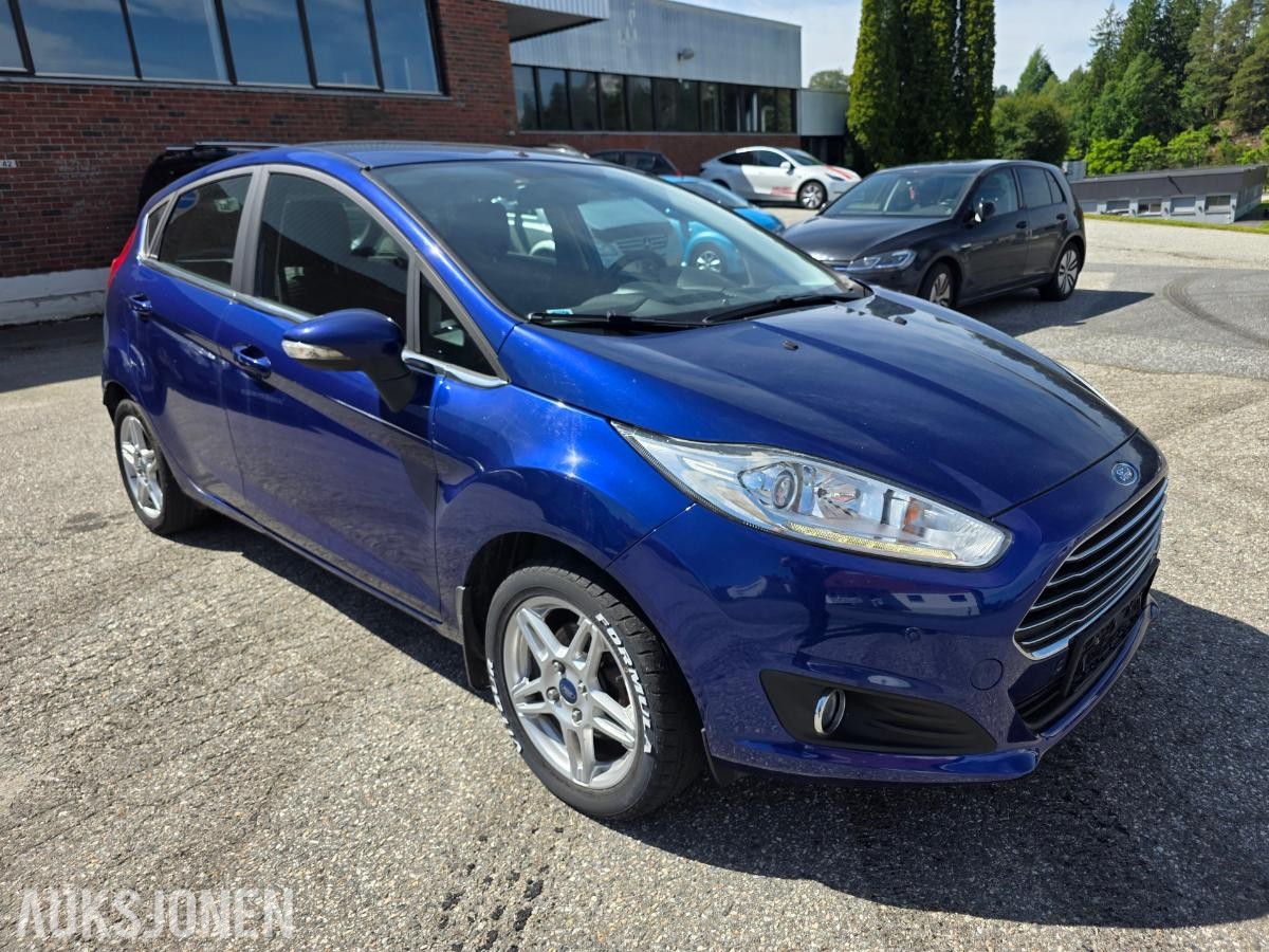2014 FORD FIESTA 1.0 80HK – DAB – PARKERINGSSENSORER – SETEVARME – SOMMER OG VINTERHJUL