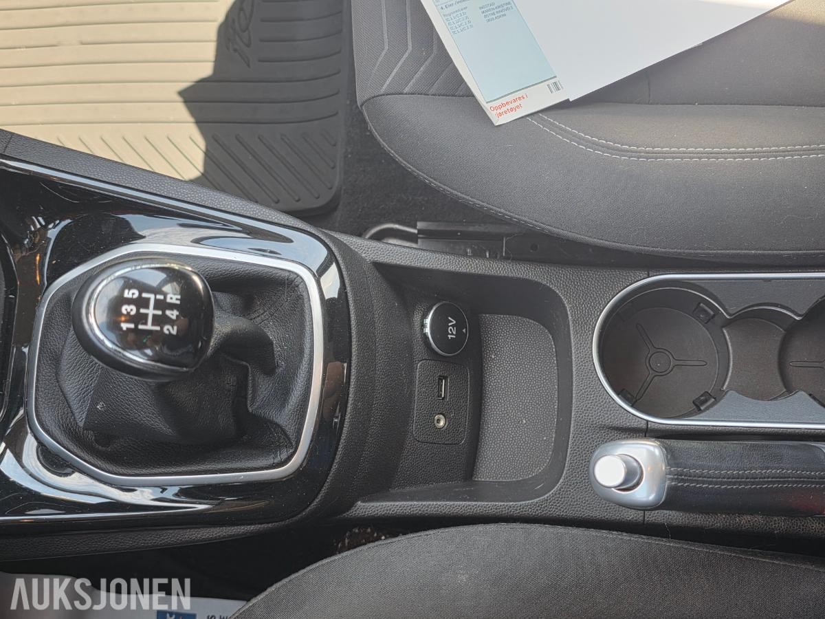 2014 FORD FIESTA 1.0 80HK – DAB – PARKERINGSSENSORER – SETEVARME – SOMMER OG VINTERHJUL