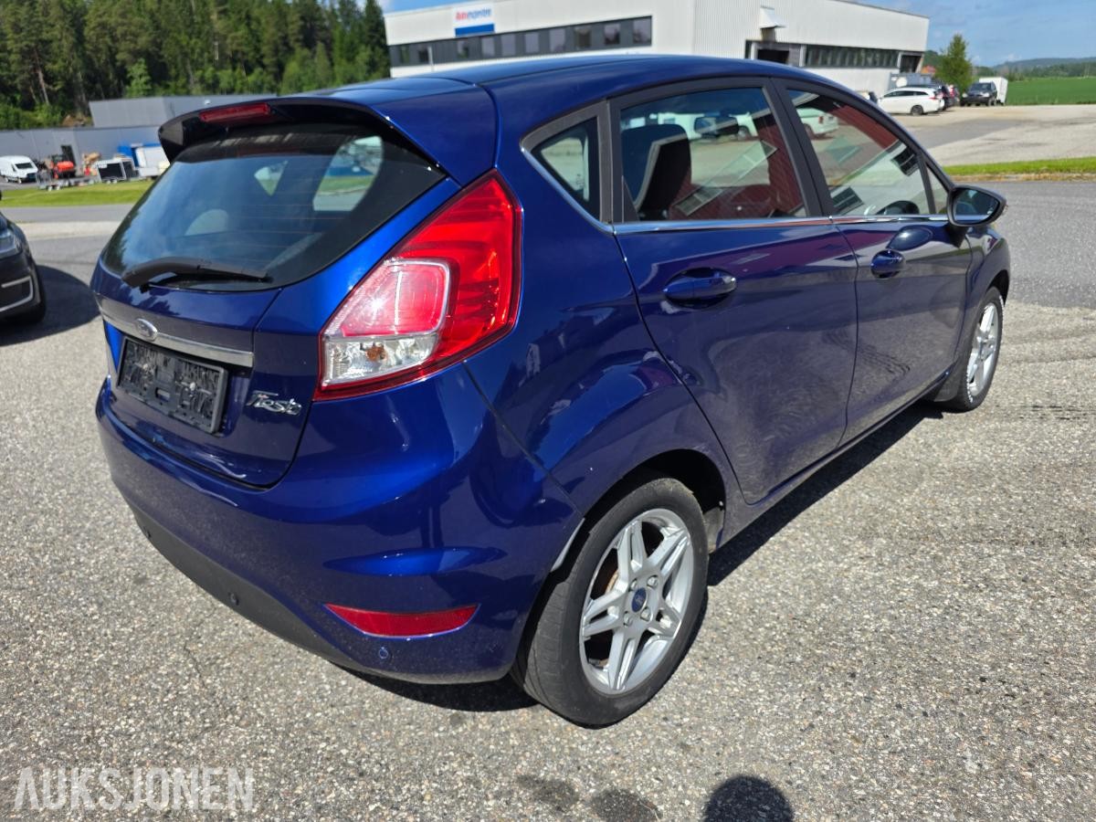 2014 FORD FIESTA 1.0 80HK – DAB – PARKERINGSSENSORER – SETEVARME – SOMMER OG VINTERHJUL
