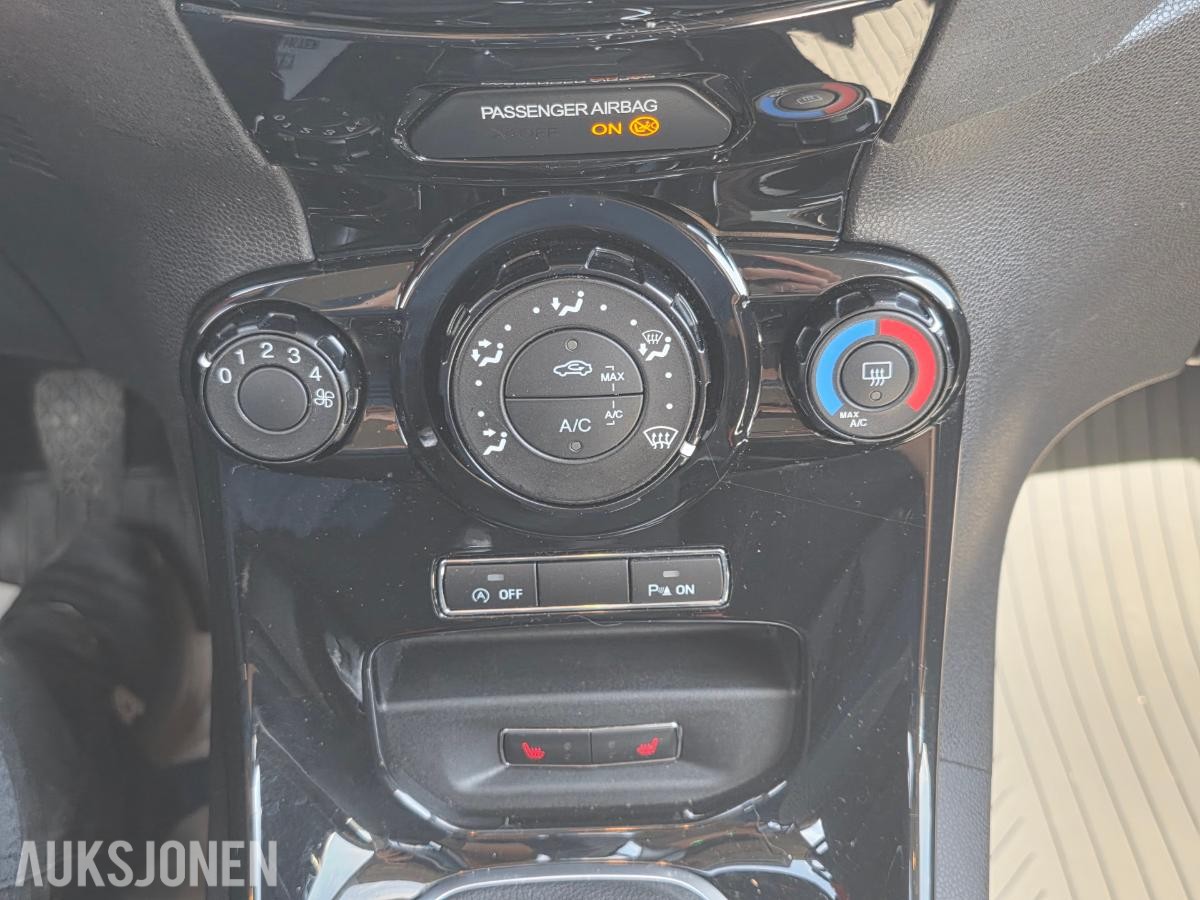 2014 FORD FIESTA 1.0 80HK – DAB – PARKERINGSSENSORER – SETEVARME – SOMMER OG VINTERHJUL