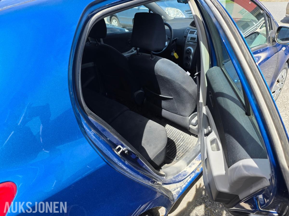 2006 TOYOTA YARIS 1.3 87HK – HENGERFESTE – 153 111 KM