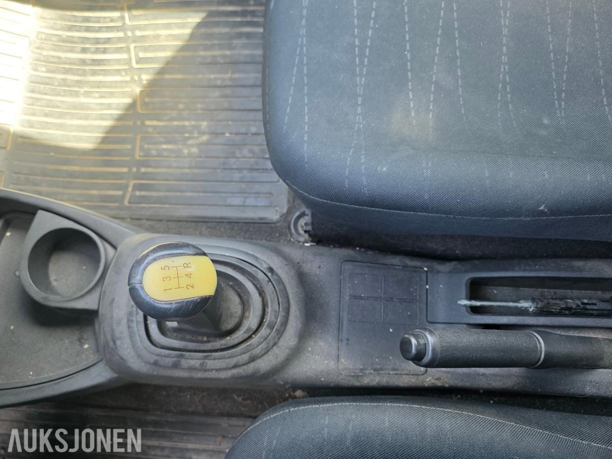 2006 TOYOTA YARIS 1.3 87HK – HENGERFESTE – 153 111 KM