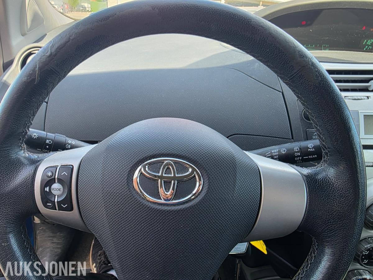 2006 TOYOTA YARIS 1.3 87HK – HENGERFESTE – 153 111 KM