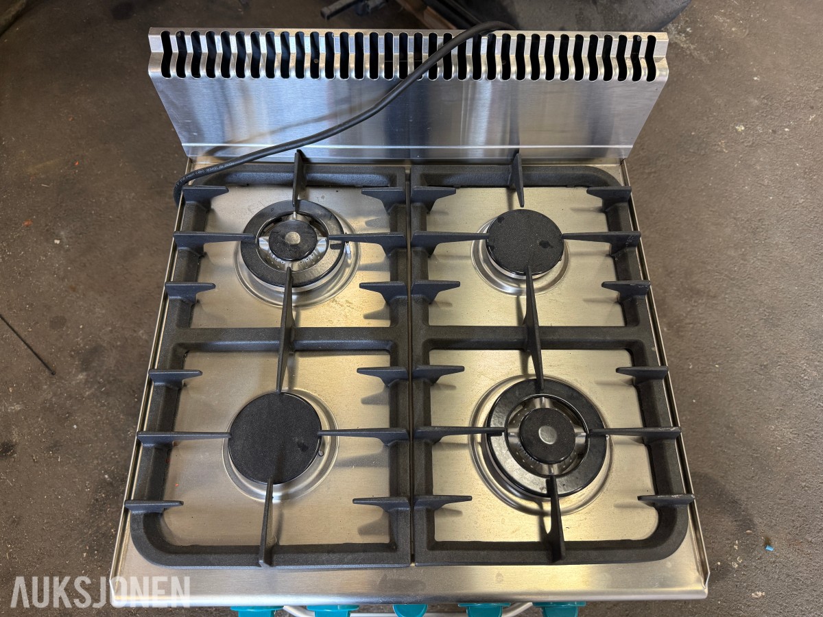 MBM G4SFE6 Storkjøkkenkomfyr – 4 gassbluss – Elektrisk stekeovn/grill
