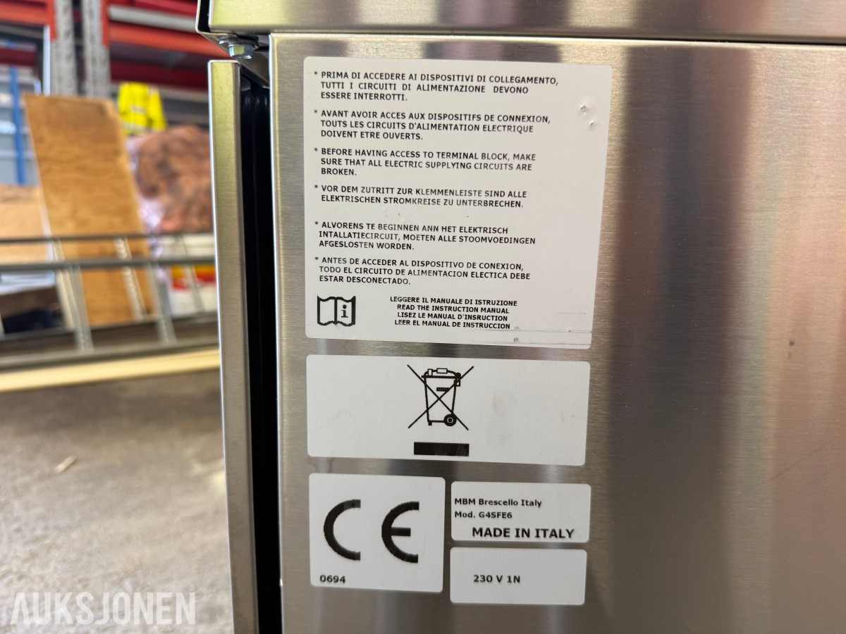 MBM G4SFE6 Storkjøkkenkomfyr – 4 gassbluss – Elektrisk stekeovn/grill