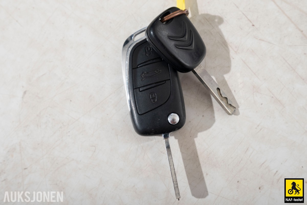 2014 Citroen C4 1.6 D AUT HENGERFESTE PANO CRUISE NAVI 