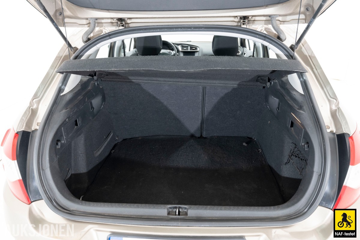 2014 Citroen C4 1.6 D AUT HENGERFESTE PANO CRUISE NAVI 