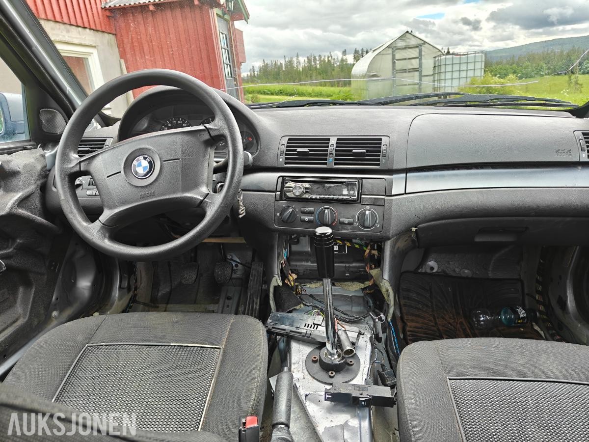 2004 BMW 316I 1.8 116hk manuell bensin  176000km