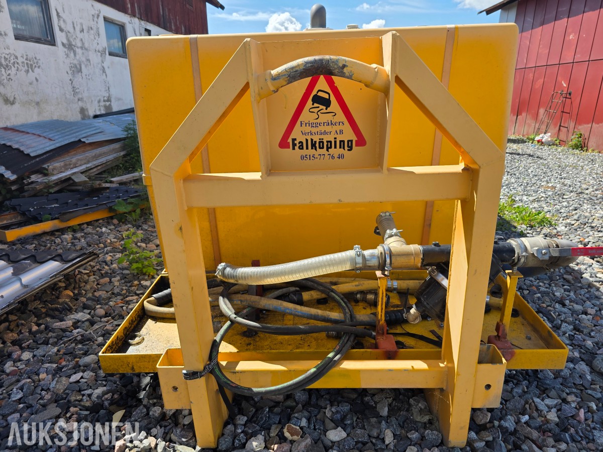 2014 Falkøping vanntanker CLRK-15 10000 liter