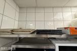Parti serveringsutstyr og mikrobølgeovner til restaurant/café