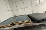 Parti serveringsutstyr og mikrobølgeovner til restaurant/café