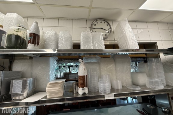 Stort parti emballasje og engangsartikler til restaurant, café eller takeaway