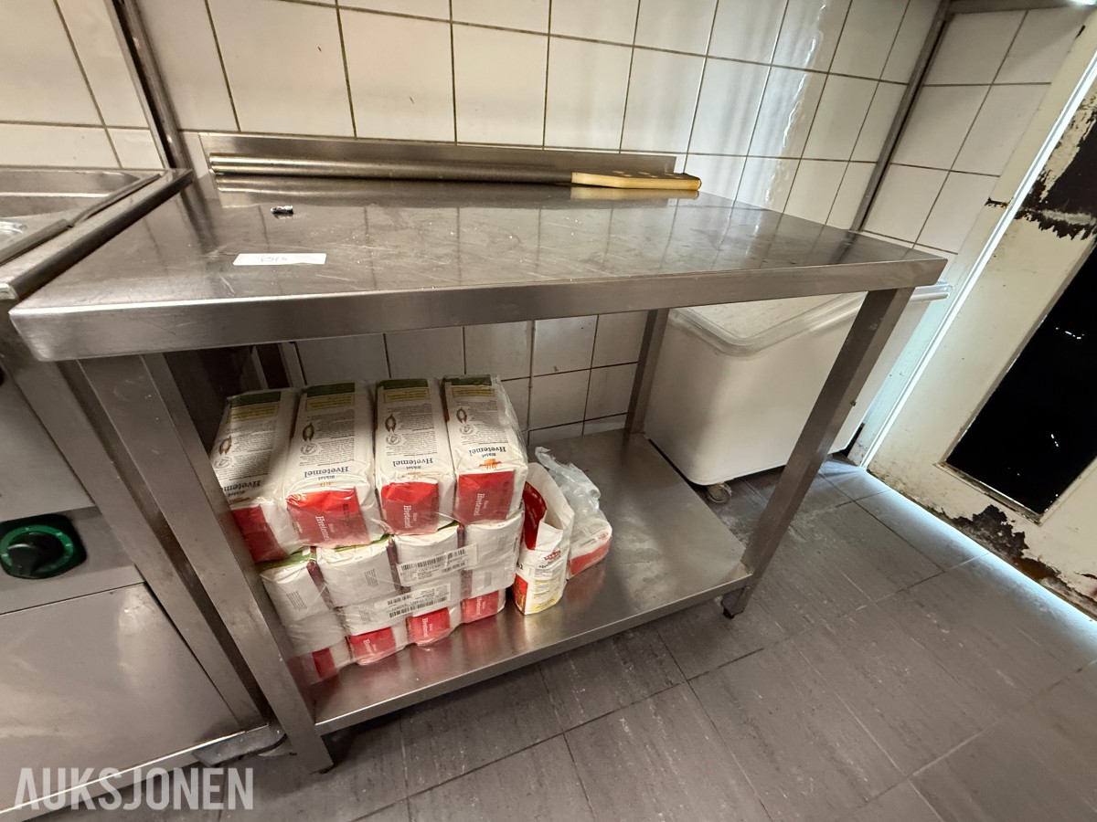 Arbeidsbenk i rustfritt stål med underhylle