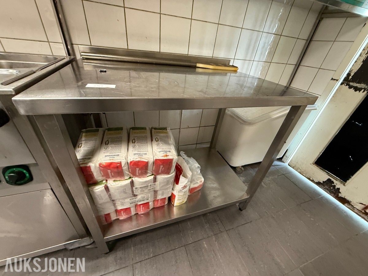 Arbeidsbenk i rustfritt stål med underhylle