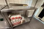 Arbeidsbenk i rustfritt stål med underhylle