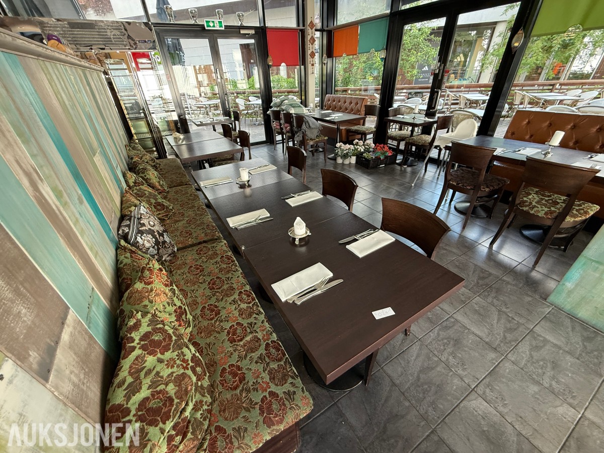 Restaurantbord med stoler – komplett spisegruppe for serveringssted