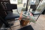 Vertsstasjon / resepsjonsdisk med reol – restaurantinventar