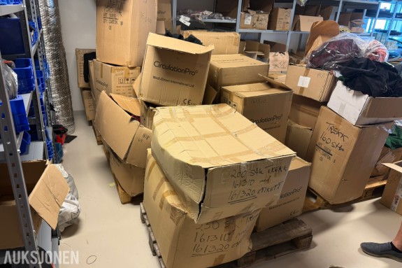 Stort Parti med ca. 2.500 putetrekk og tekstilprodukter