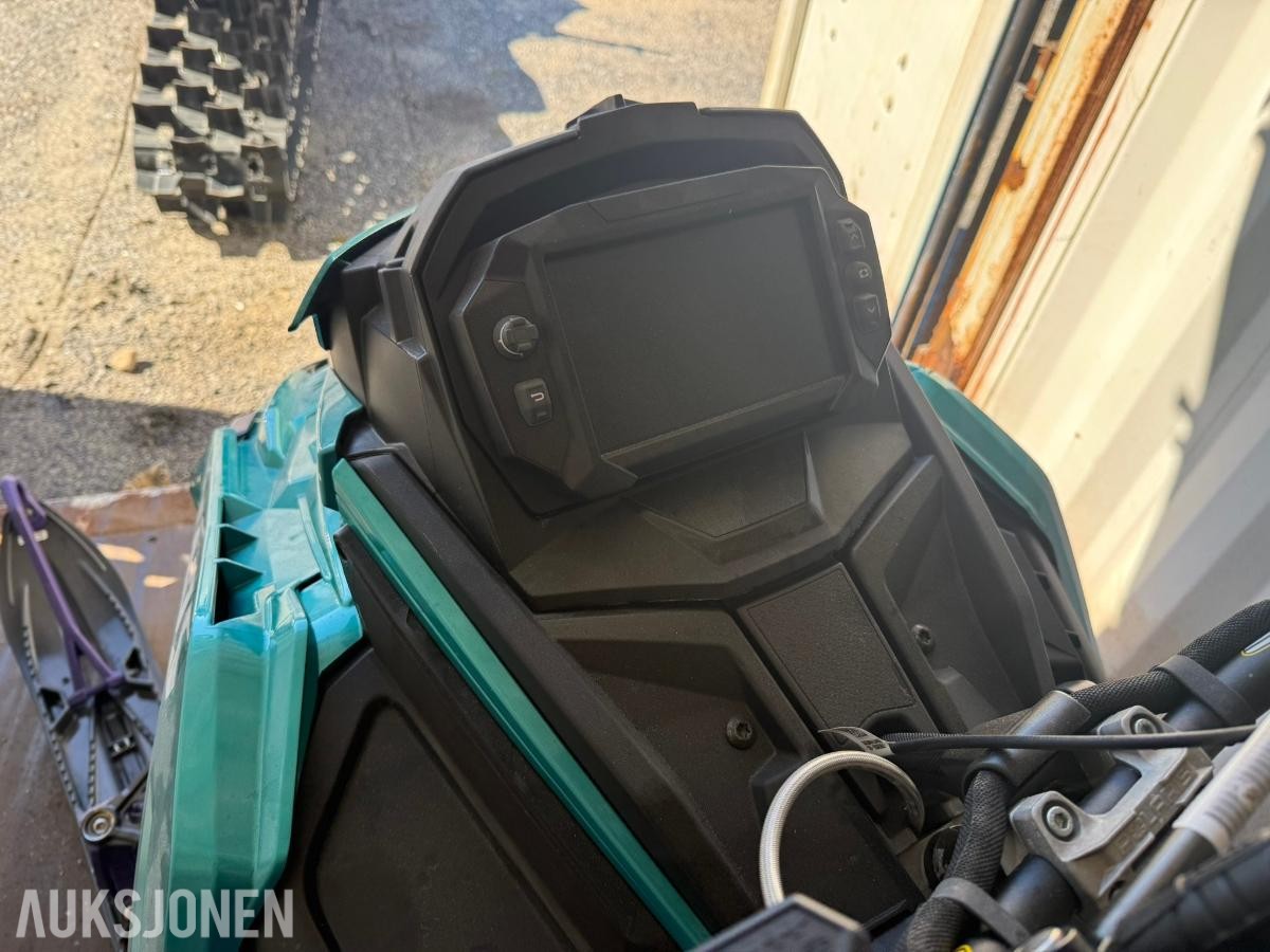 2023 Polaris 9R RMK Khaos Slash Snøscooter