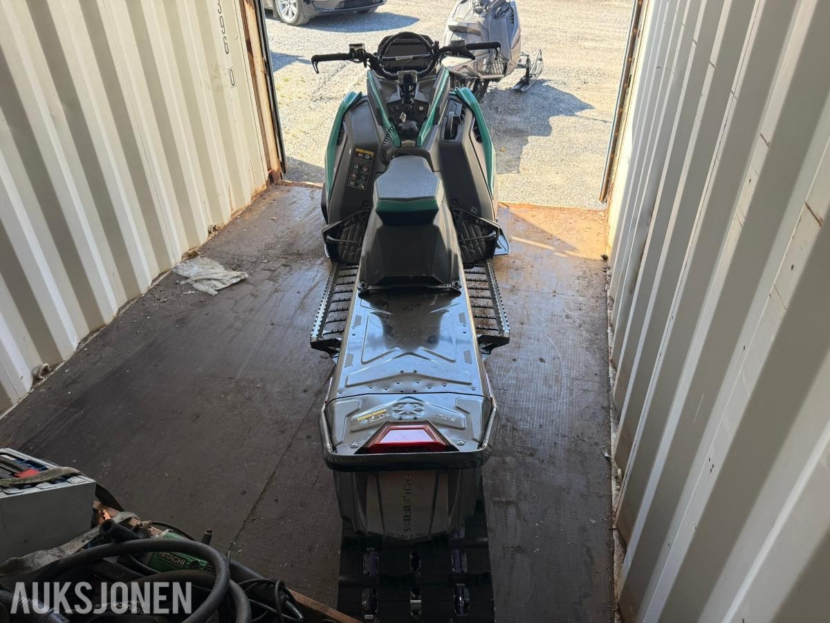 2023 Polaris 9R RMK Khaos Slash Snøscooter
