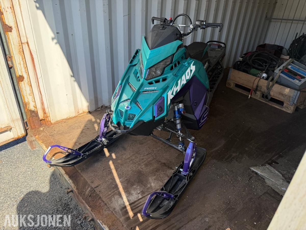 2023 Polaris 9R RMK Khaos Slash Snøscooter