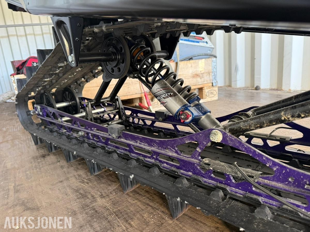 2023 Polaris 9R RMK Khaos Slash Snøscooter