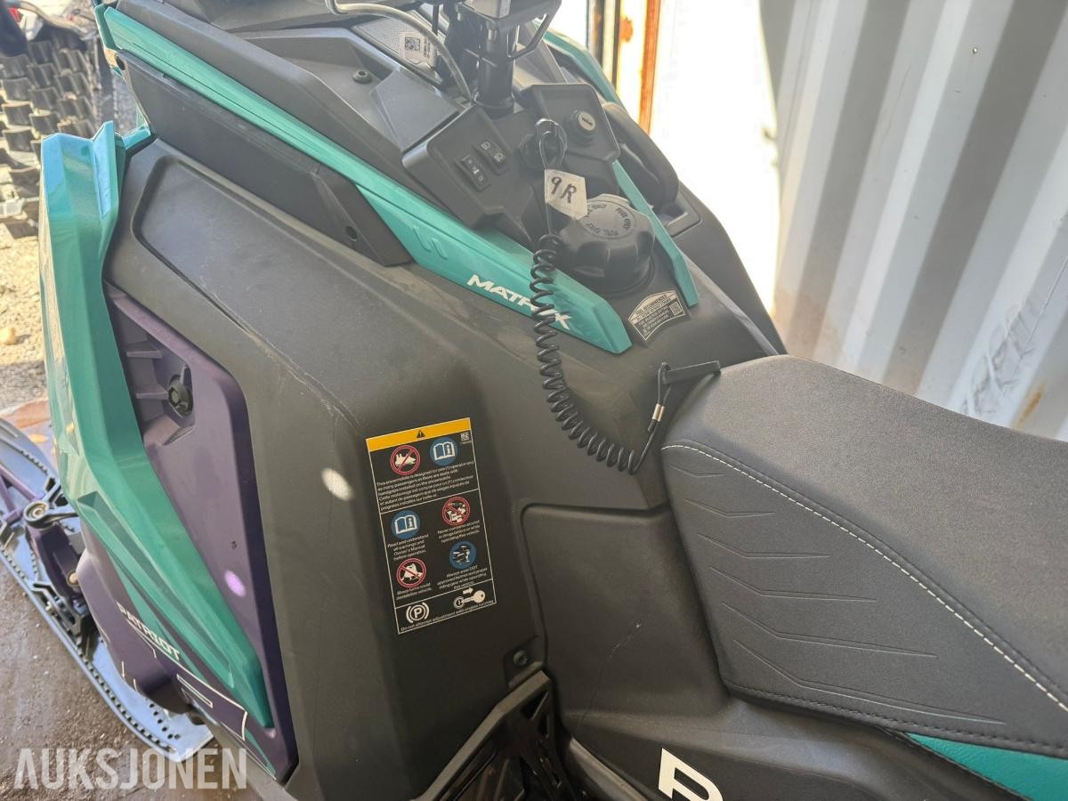 2023 Polaris 9R RMK Khaos Slash Snøscooter