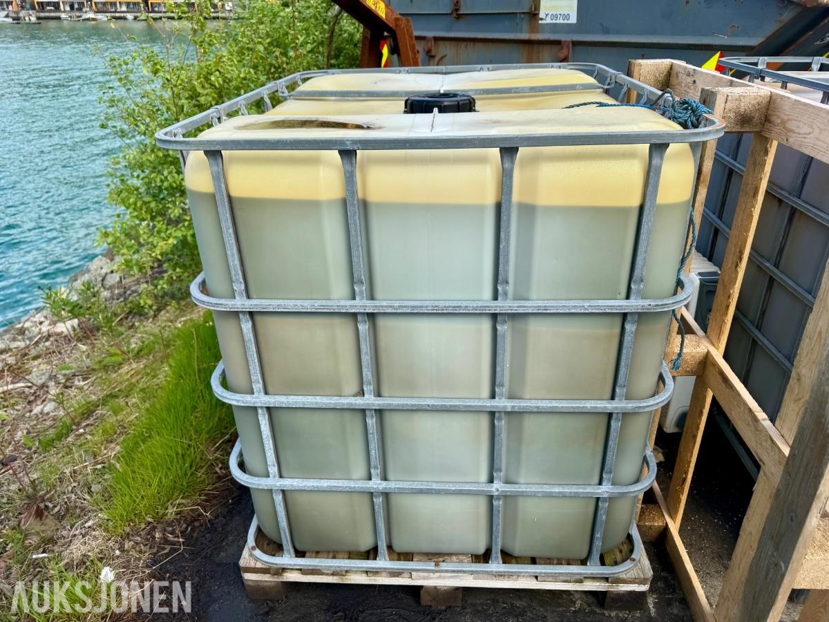 1900 1 stk IBC-container   med Spillolje