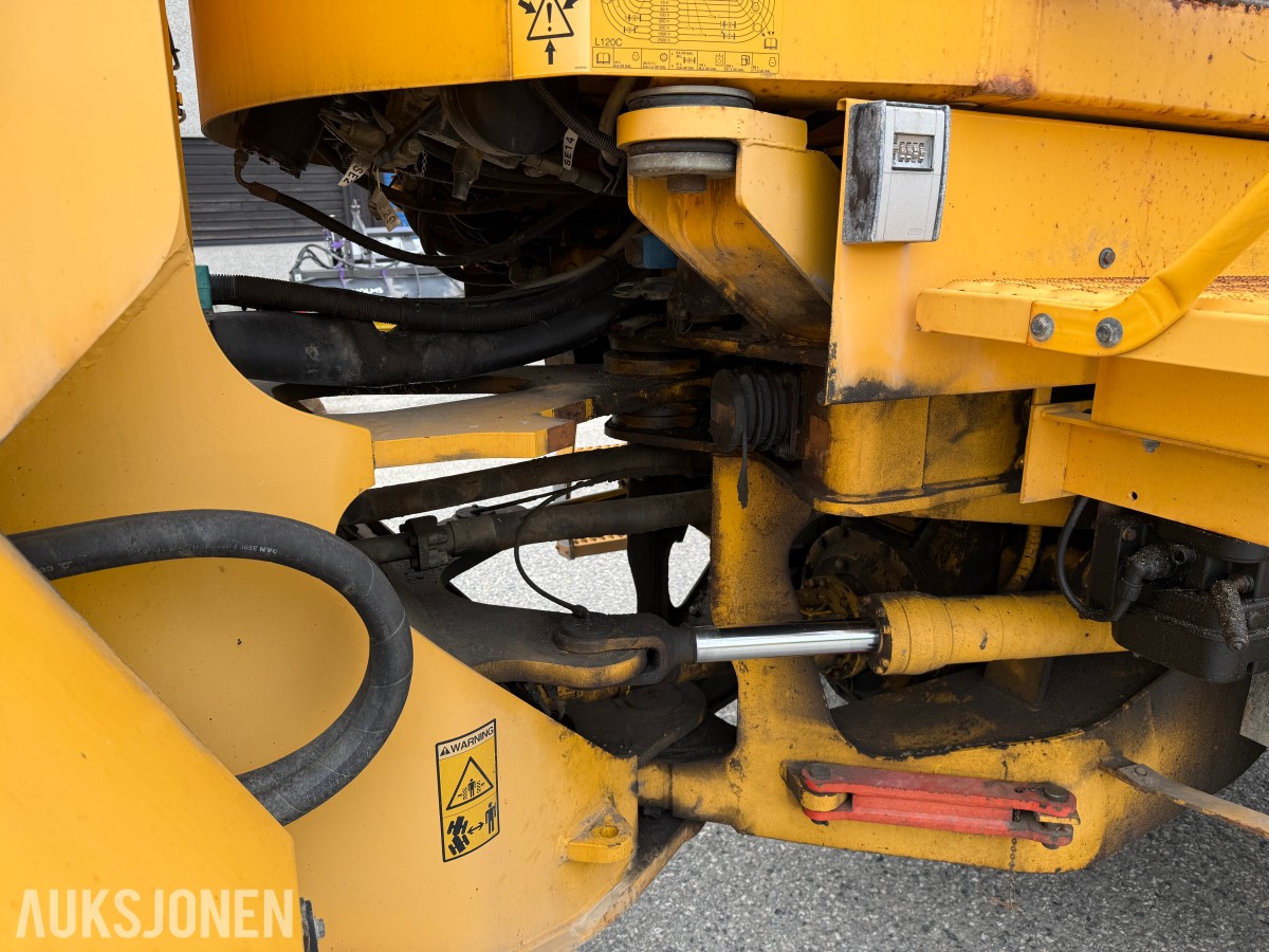 1999 Volvo L120C Hjullaster, grusskuffe, spakestyring, sentralsmøring