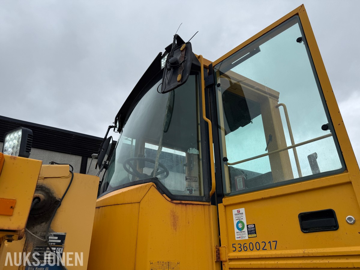 1999 Volvo L120C Hjullaster, grusskuffe, spakestyring, sentralsmøring