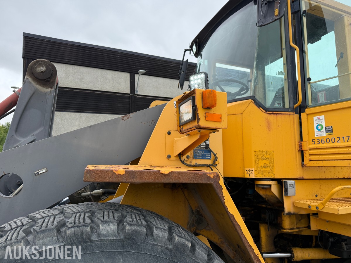 1999 Volvo L120C Hjullaster, grusskuffe, spakestyring, sentralsmøring