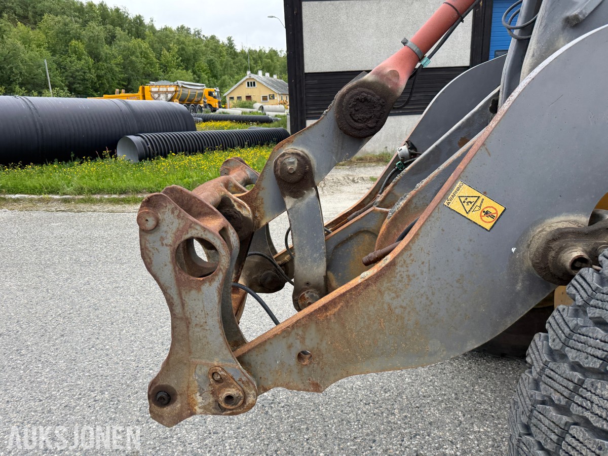 1999 Volvo L120C Hjullaster, grusskuffe, spakestyring, sentralsmøring
