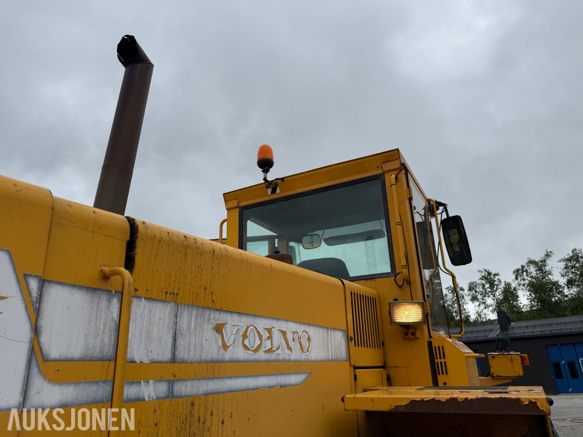 1999 Volvo L120C Hjullaster, grusskuffe, spakestyring, sentralsmøring