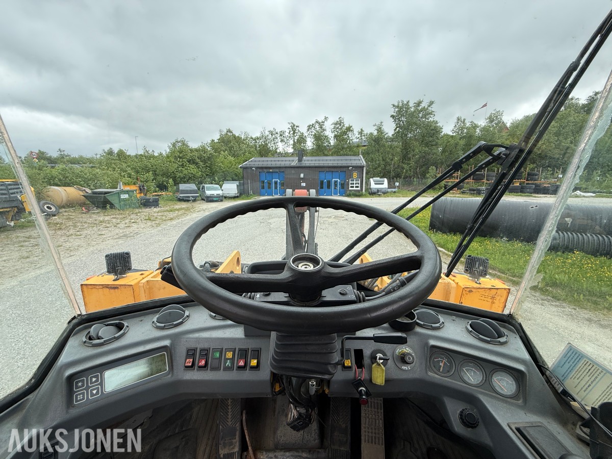 1999 Volvo L120C Hjullaster, grusskuffe, spakestyring, sentralsmøring
