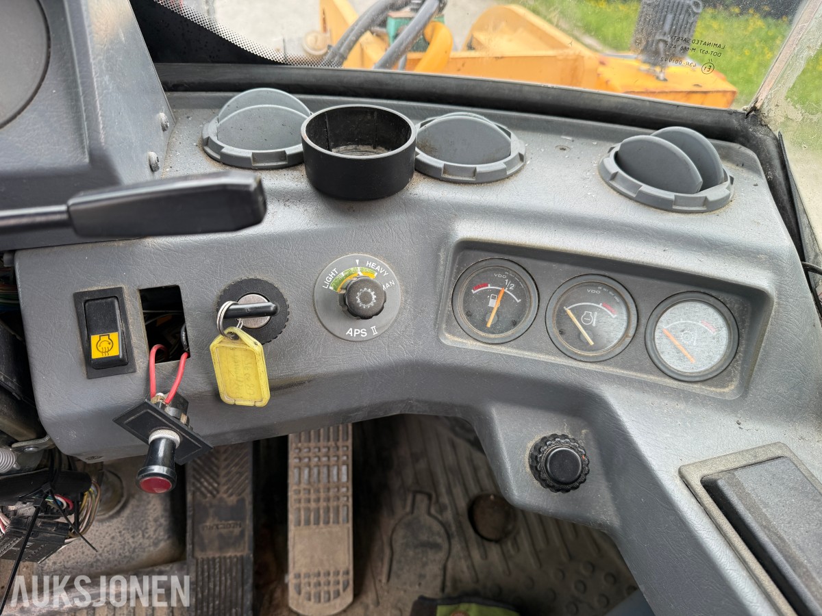 1999 Volvo L120C Hjullaster, grusskuffe, spakestyring, sentralsmøring