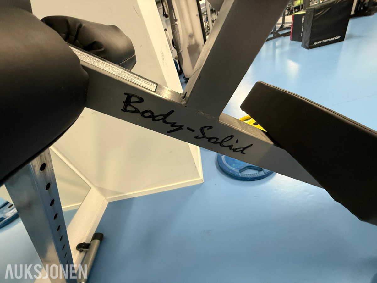 Body-Solid situp-/magbenk – profesjonell kvalitet