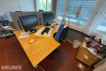 Komplett kontormiljø til salgs – kvalitetsmøbler, arbeidsstasjoner og inventar