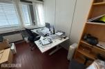 Komplett kontormiljø til salgs – kvalitetsmøbler, arbeidsstasjoner og inventar