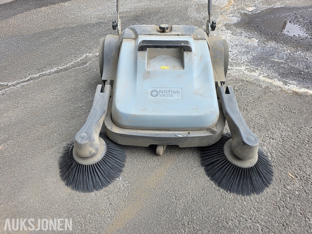Nilfisk feiemaskin SW 250