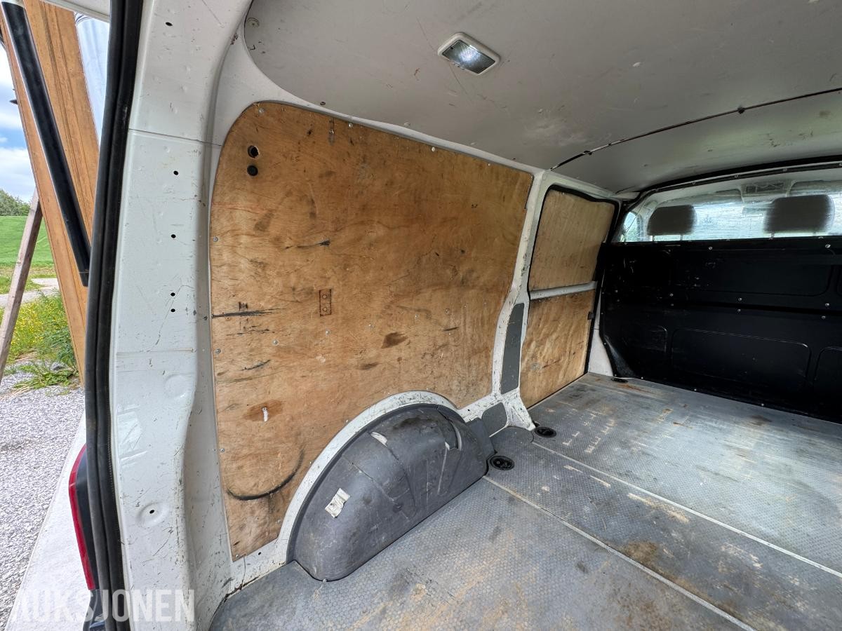 2013 Volkswagen Transporter 2.0-140 D 4MOTION / 175040km
